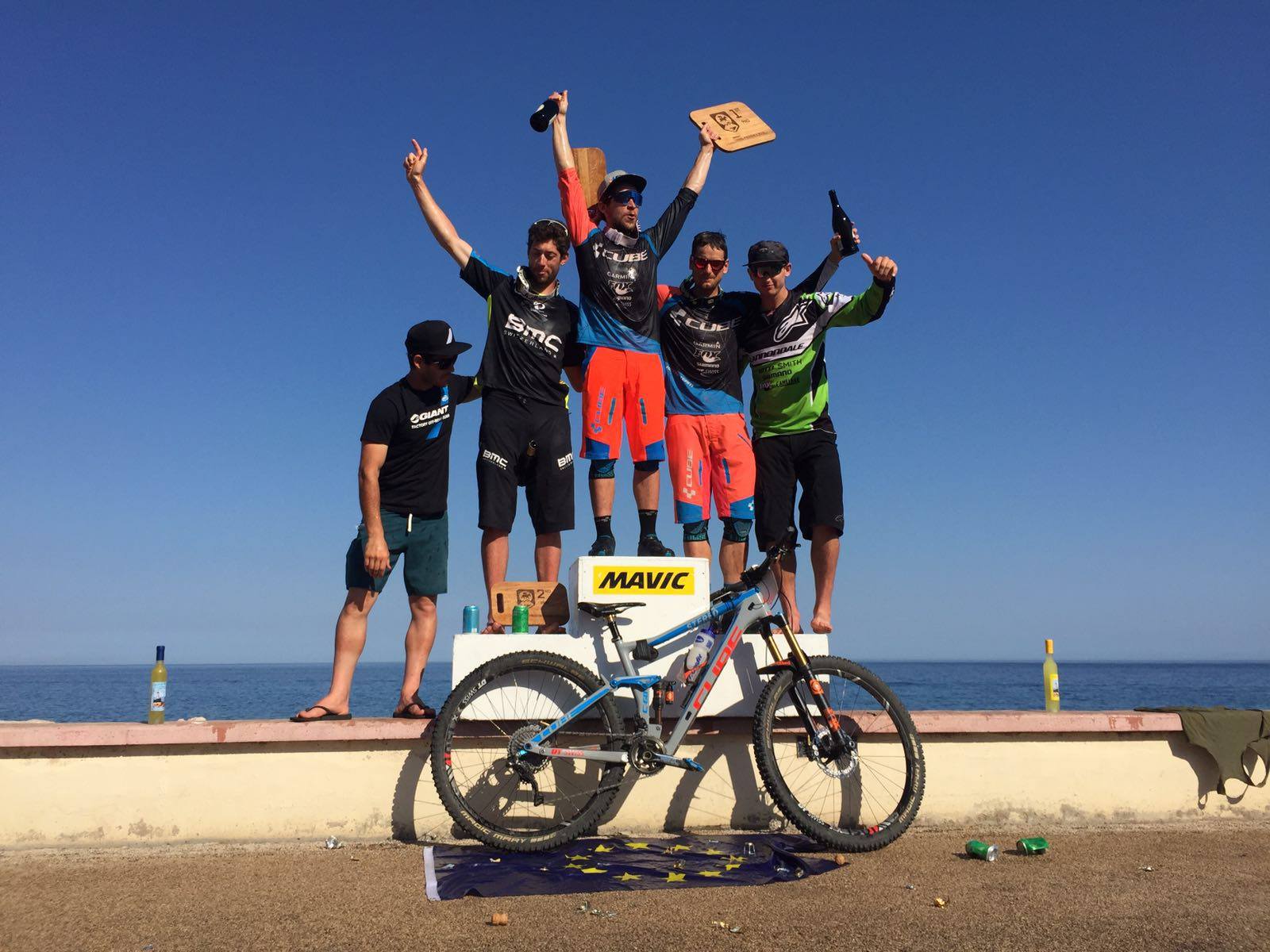 Nicolas Lau et Gusti Wildhaber ont cubé le podium de cette édition 2016 de la Mavic Trans-Provence. Félicitations !