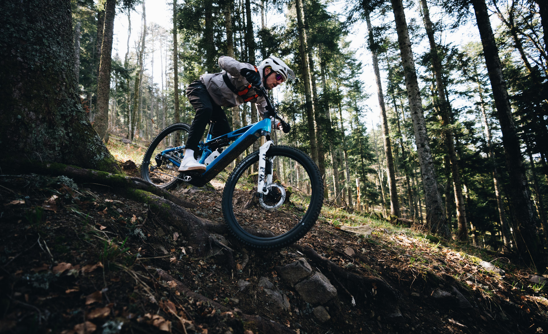 Stereo Hybrid ONE44 HPC AT