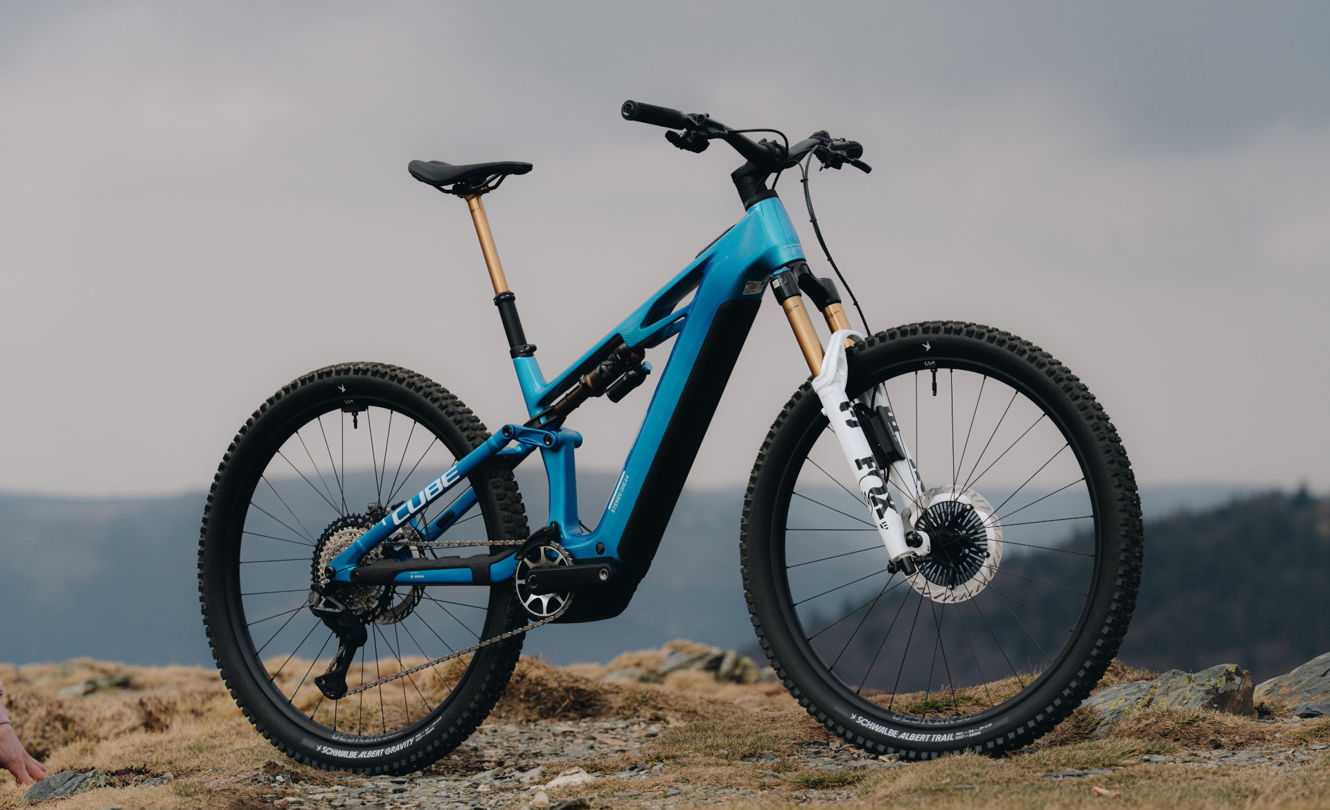 Stereo Hybrid ONE44 HPC AT