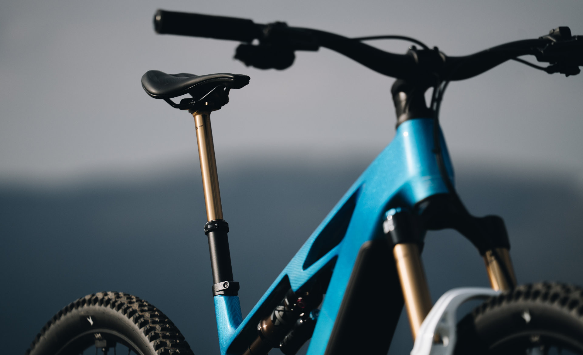 Stereo Hybrid ONE44 HPC AT