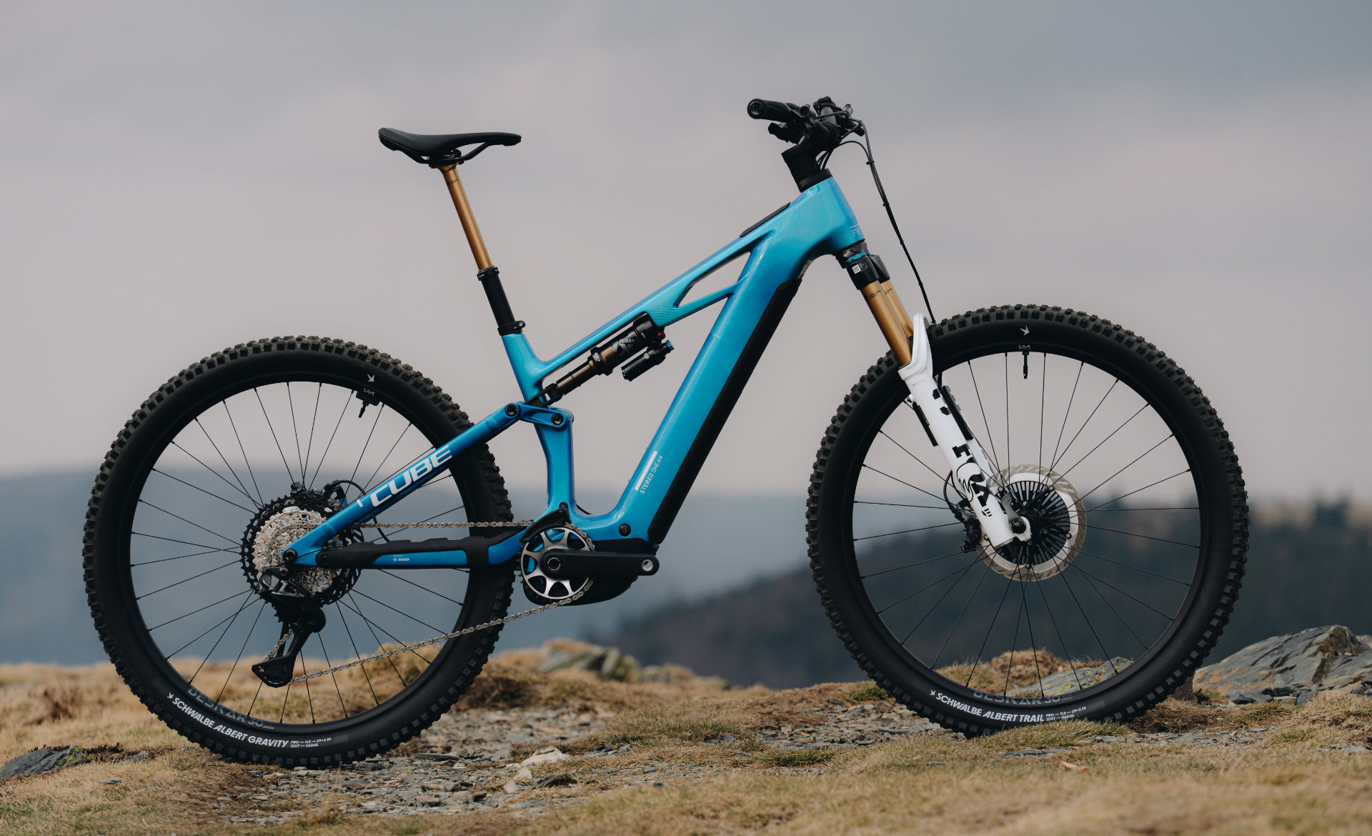 Stereo Hybrid ONE44 HPC AT