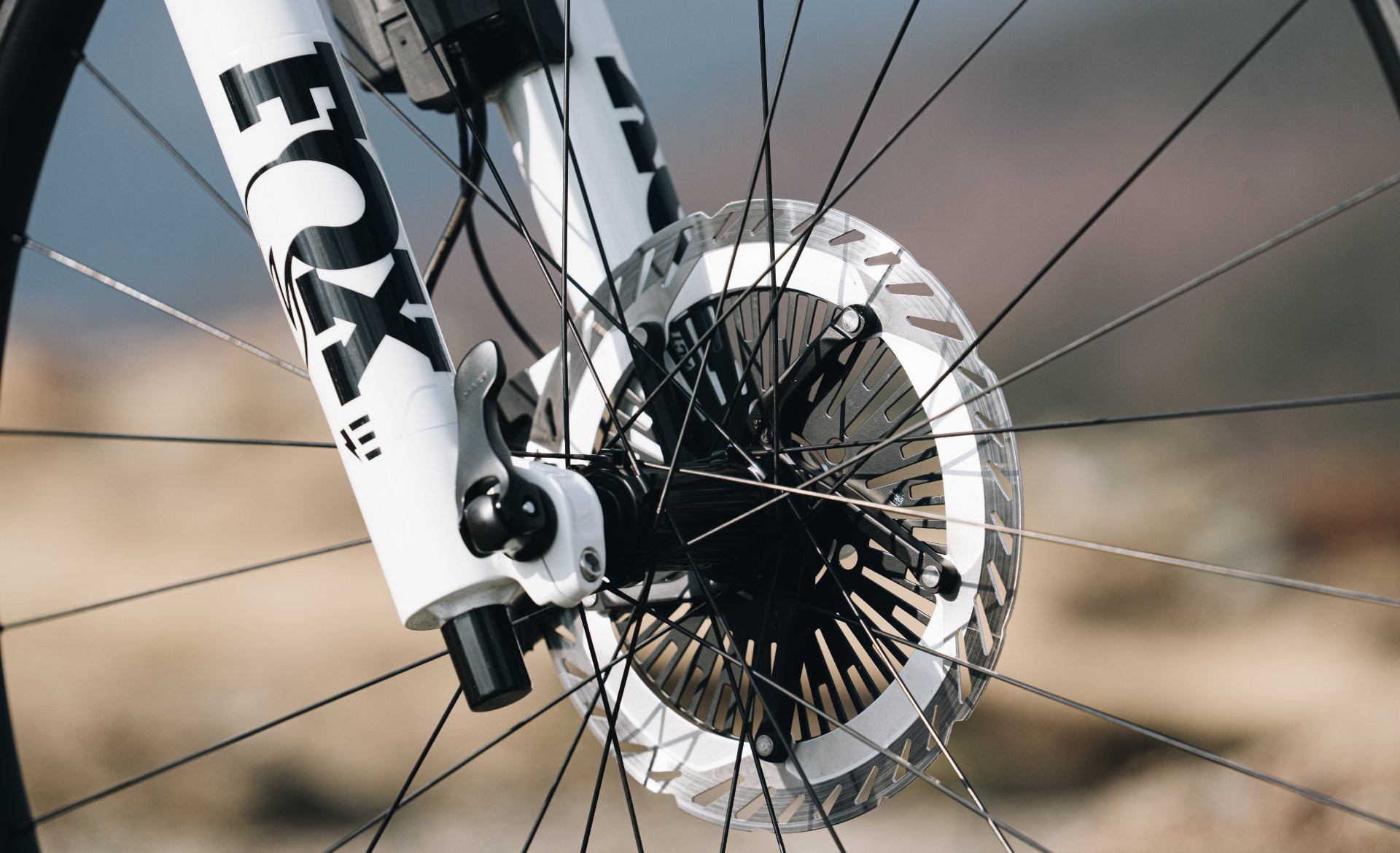Stereo Hybrid ONE44 HPC AT