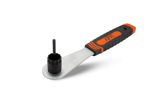 Outil de démontage de roue...