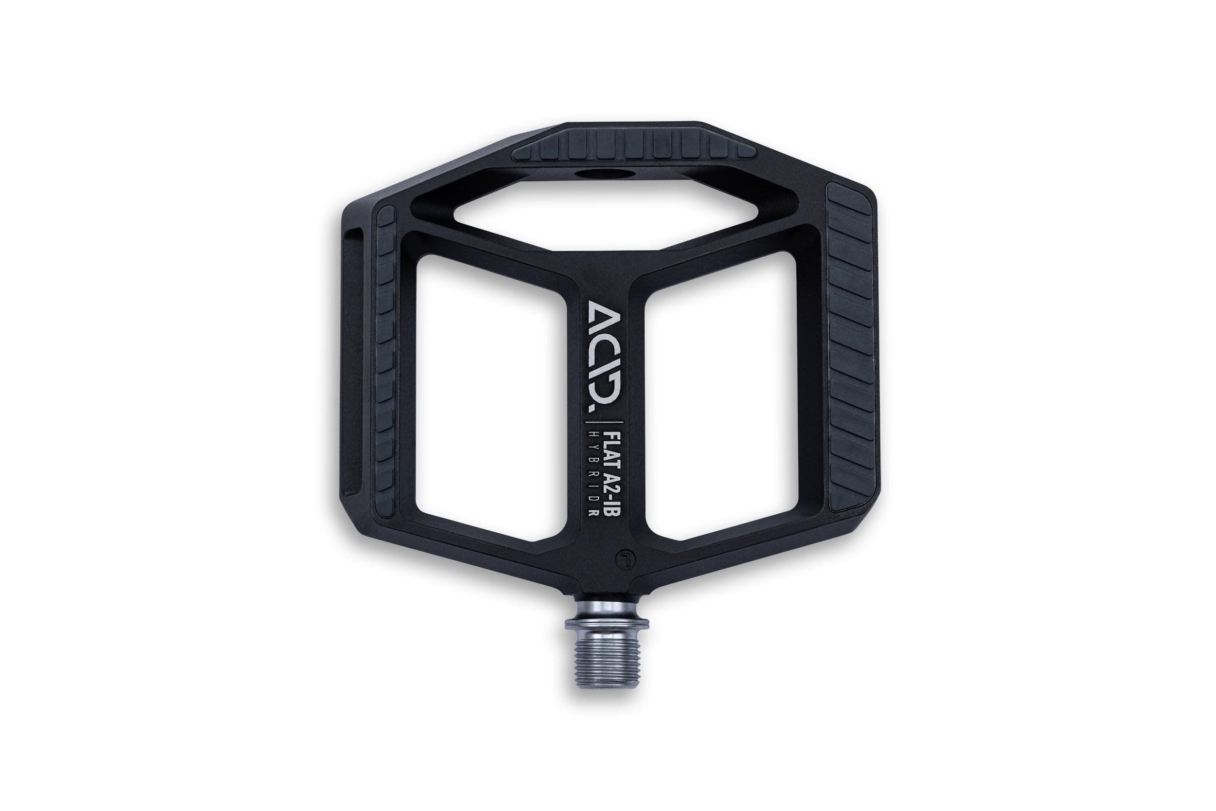 Flat pedals for hybrid bike deals