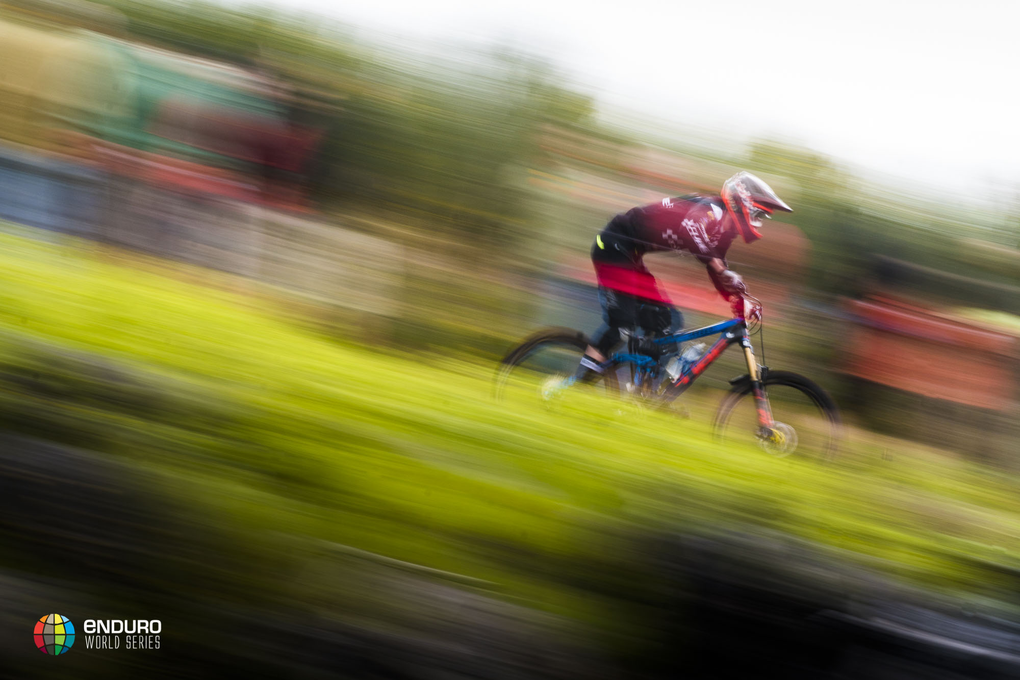 Thibault Lay, Addiction Downhill Team, remporte les EWS Madère au guidon de son Cube Stereo 160.
