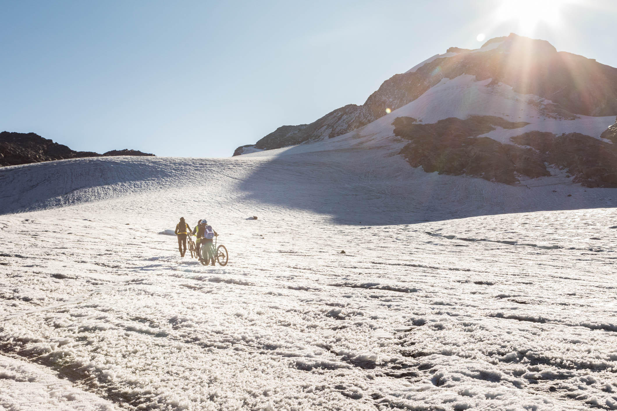 La langue terminale du glacier a reculé de plus de 400 m en 71 ans.