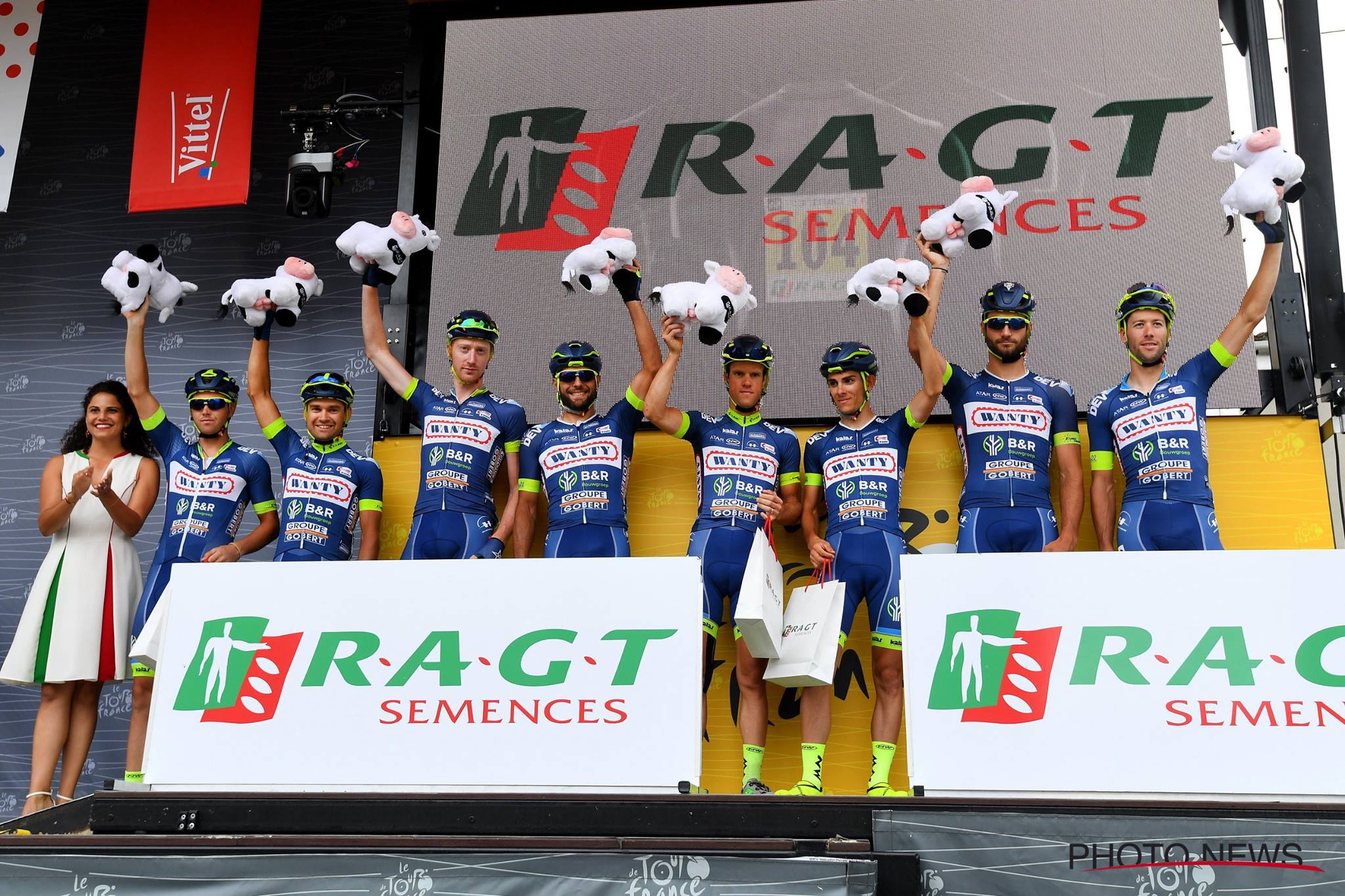 11ème étape : la Wanty-Groupe Gobert monte pour la 3ème fois sur le podium du classement par équipe. © Photo News