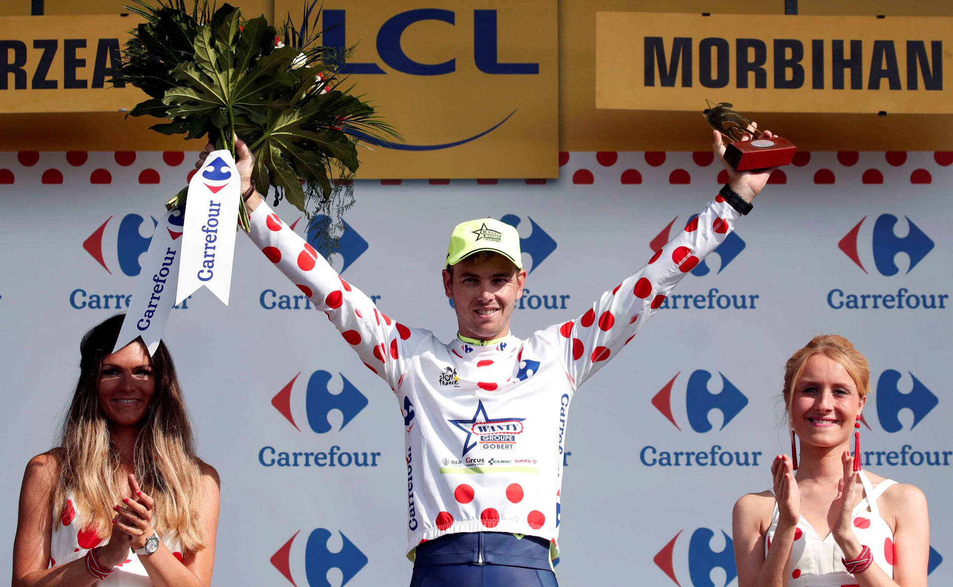 Dion Smith endosse le maillot à pois rouges du meilleur grimpeur sur le Tour de France 2018.