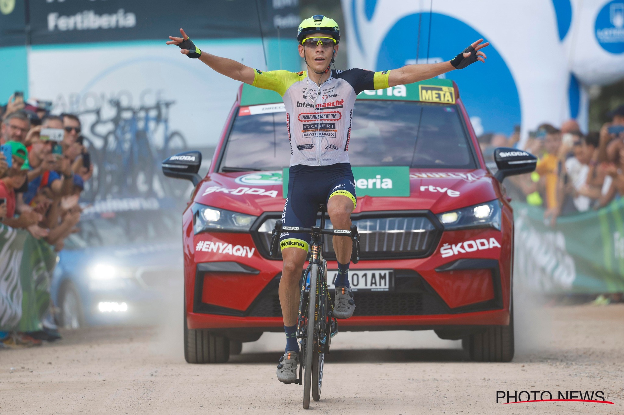 Louis Meintjes s'impose au sommet des Praeres au guidon de son Litening AIR C:68X. Tour d'Italie (Giro) 2022.