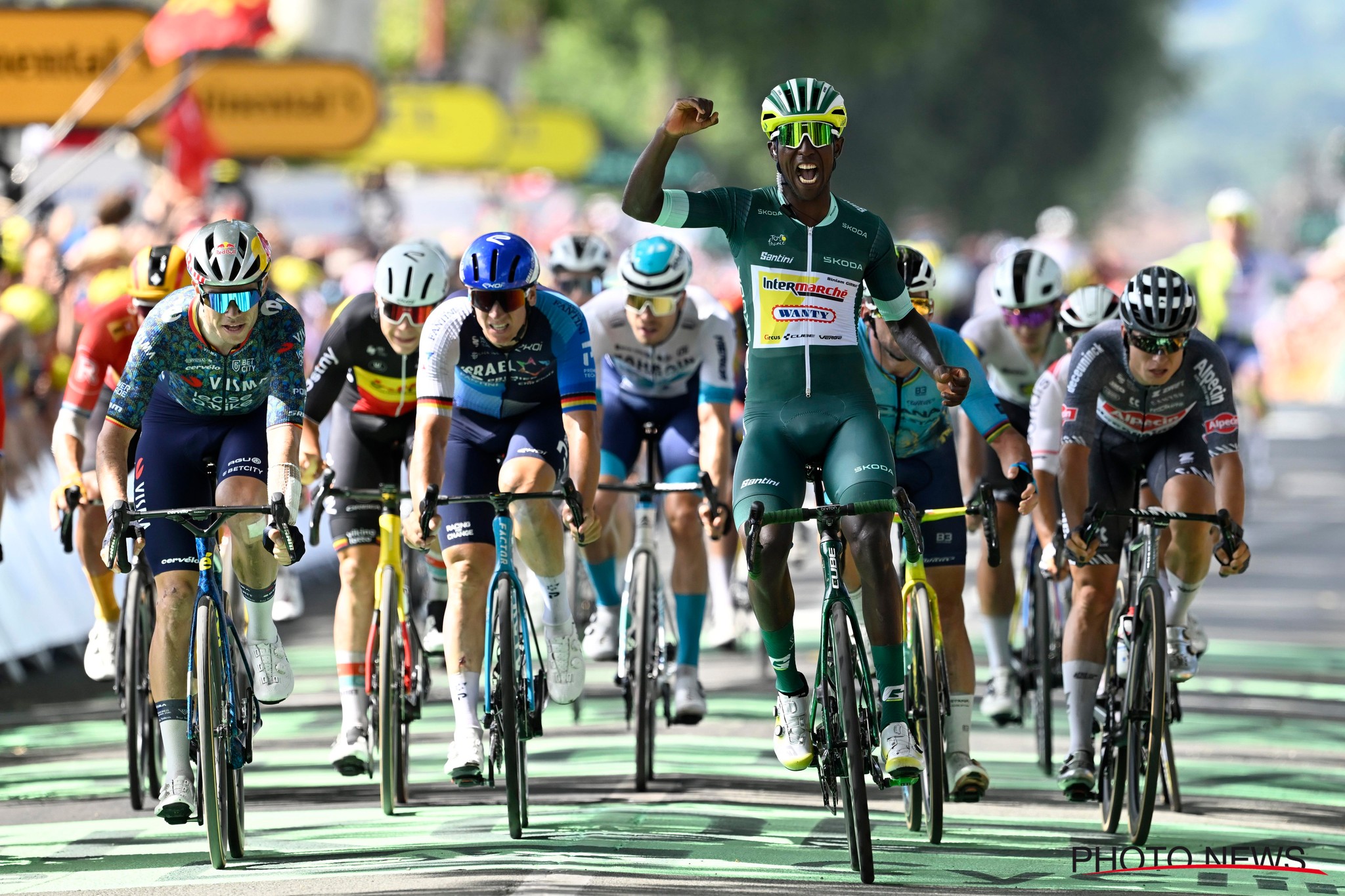 Triple victoire d'étape et maillot Vert pour Biniam Girmay au guidon de son CUBE Litening AERO C:68X. Tour de France 2024.