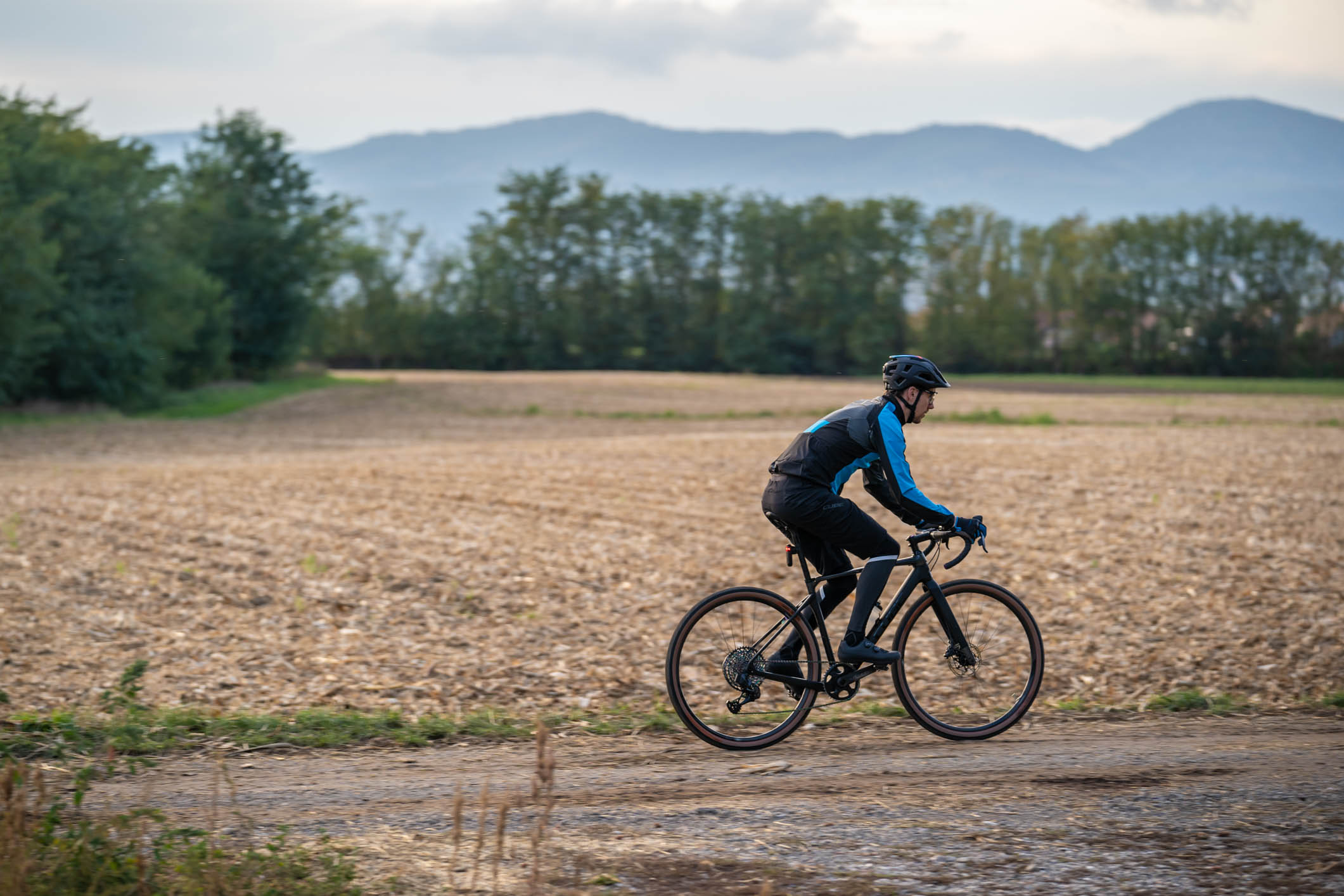 Confort et performance, de sérieux atouts aussi bien sur route que sur chemin.