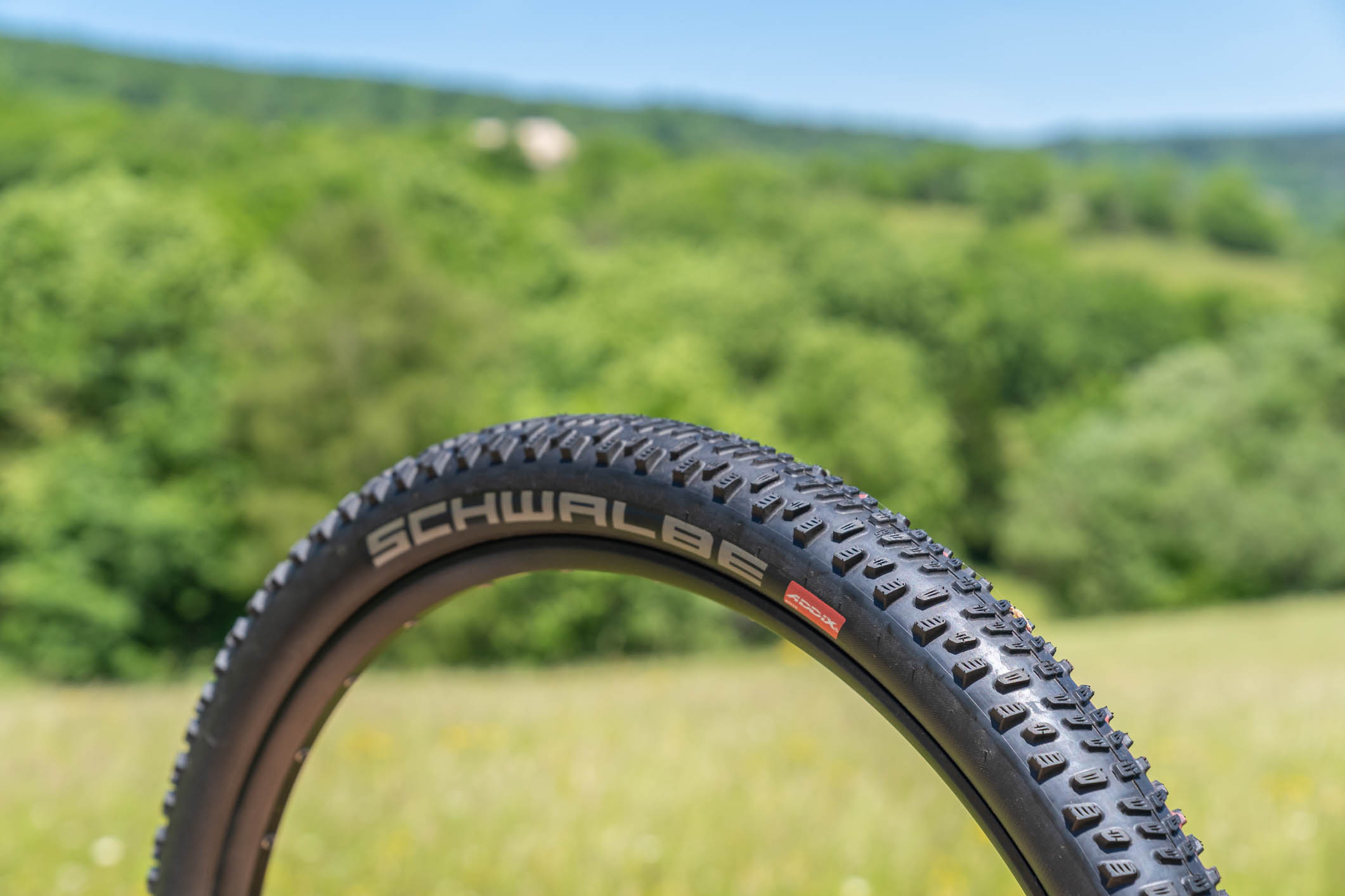 Schwalbe Racing Ralph : crampons bas et resserrés.