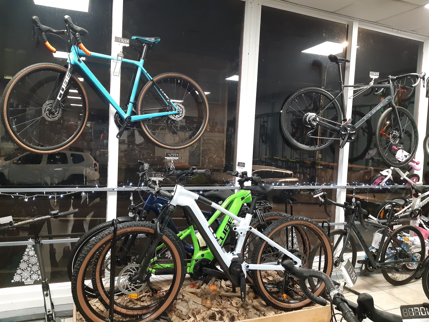 Photo du magasin AUX JOLY CYCLES