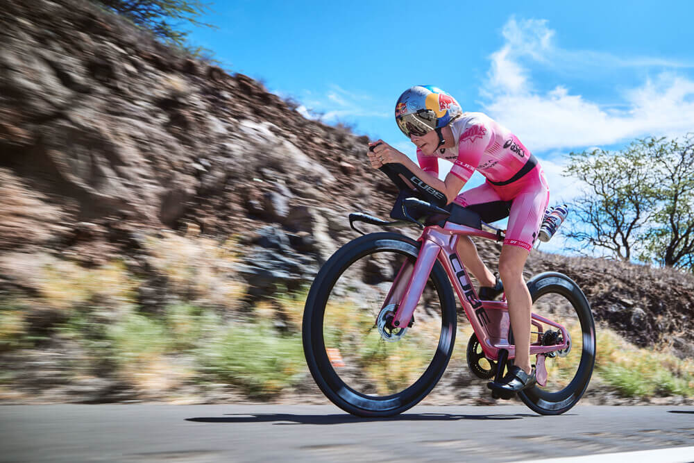 Lucy Charles-Barclay remporte l’Argent aux Championnats du Monde Ironman
