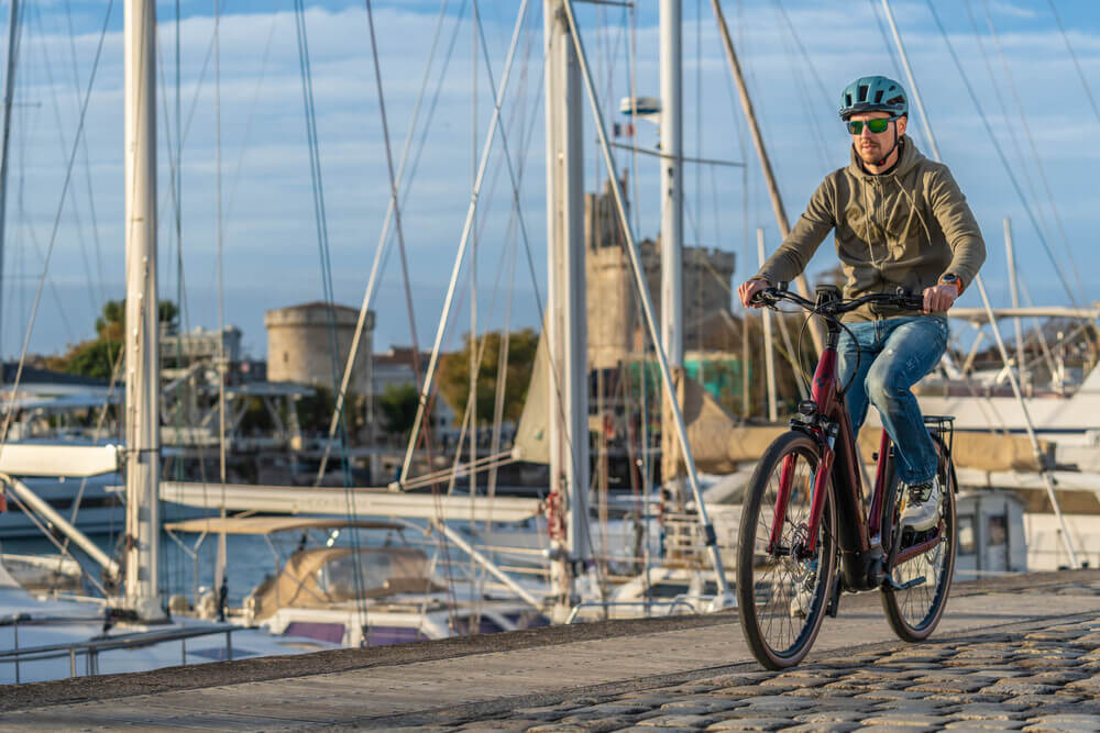 CUBE Supreme Hybrid Pro 625 - Le citadin branché !
